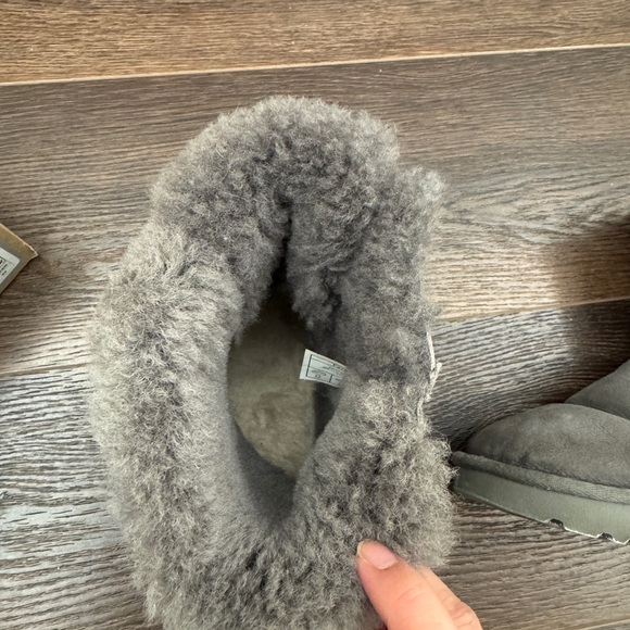 UGG Women Gray Boots - Picture 5 of 6